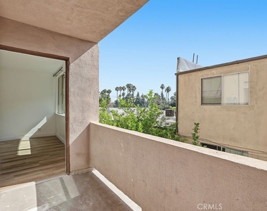 17000 Burbank Boulevard - Photo Thumbnail 16