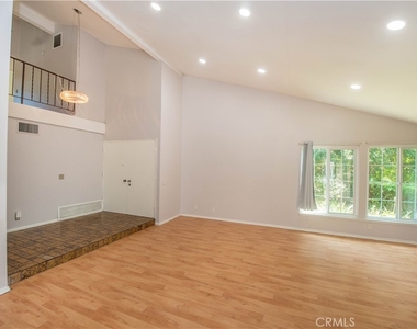 1709 Beechwood Avenue - Photo Thumbnail 5