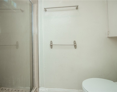 1709 Beechwood Avenue - Photo Thumbnail 20