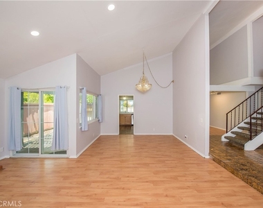 1709 Beechwood Avenue - Photo Thumbnail 3