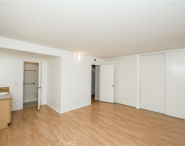 1709 Beechwood Avenue - Photo Thumbnail 17