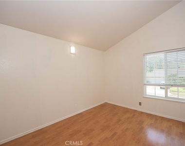 1709 Beechwood Avenue - Photo Thumbnail 32