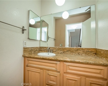 1709 Beechwood Avenue - Photo Thumbnail 21