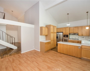 1709 Beechwood Avenue - Photo Thumbnail 8
