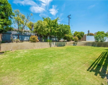 1709 Beechwood Avenue - Photo Thumbnail 36
