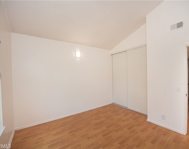1709 Beechwood Avenue - Photo Thumbnail 30