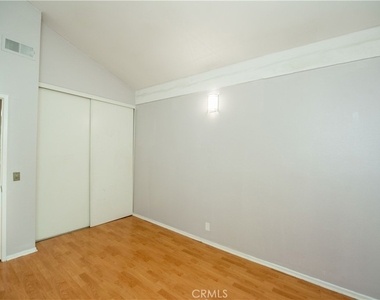 1709 Beechwood Avenue - Photo Thumbnail 24