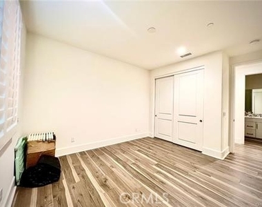 30339 Roebuck Court - Photo Thumbnail 12