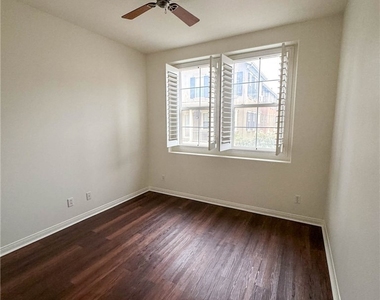 1414 Montgomery Street - Photo Thumbnail 8