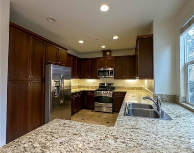 1414 Montgomery Street - Photo Thumbnail 12