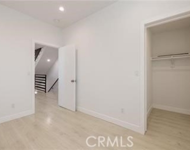1143 1/2 Irolo St - Photo Thumbnail 4