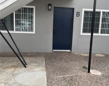 537 S 6th - Photo Thumbnail 10