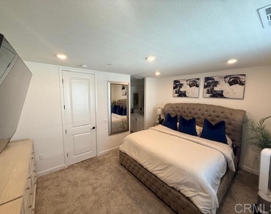 2052 Vela Lane - Photo Thumbnail 4