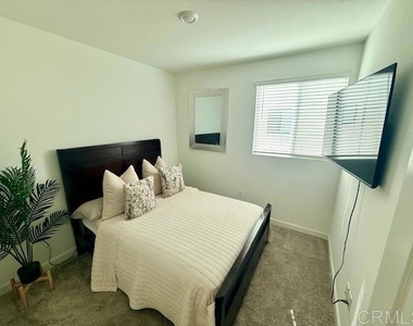 2052 Vela Lane - Photo Thumbnail 5