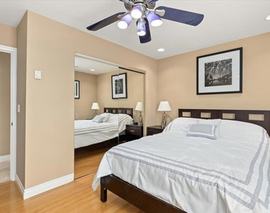 935 Genter St - Photo Thumbnail 11