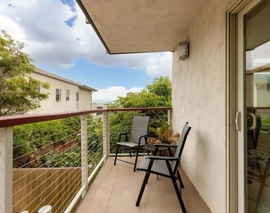 935 Genter St - Photo Thumbnail 9