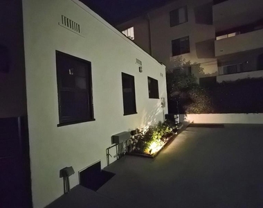 520 S Los Robles Avenue - Photo Thumbnail 26