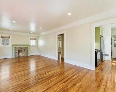 520 S Los Robles Avenue - Photo Thumbnail 9