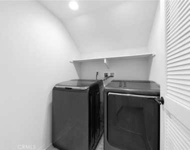 117 Henson - Photo Thumbnail 18
