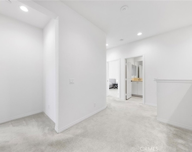 117 Henson - Photo Thumbnail 24
