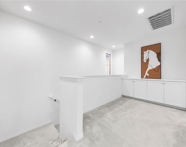 117 Henson - Photo Thumbnail 22
