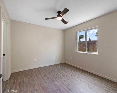 541 N Barbara - Photo Thumbnail 3