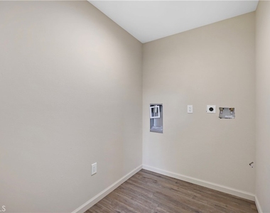541 N Barbara - Photo Thumbnail 5