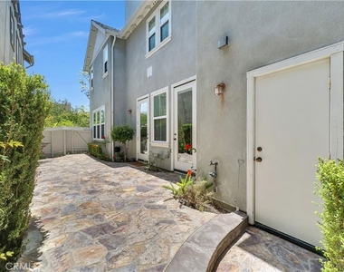 14 Conservatory Drive - Photo Thumbnail 24