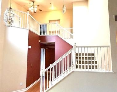 2812 W Pondera Street - Photo Thumbnail 3