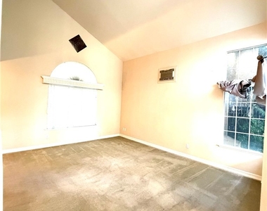 2812 W Pondera Street - Photo Thumbnail 12