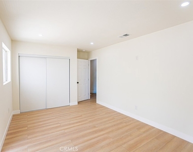 2452 E Brenda - Photo Thumbnail 19