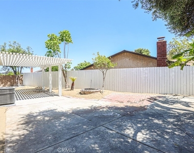2452 E Brenda - Photo Thumbnail 32