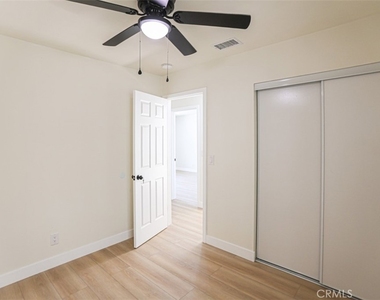 2452 E Brenda - Photo Thumbnail 29