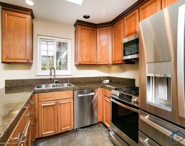 4415 Hendrix Court - Photo Thumbnail 7