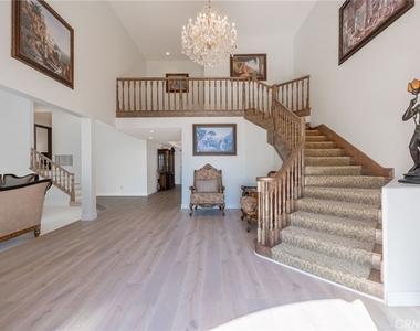3331 Oakmont View Drive - Photo Thumbnail 2
