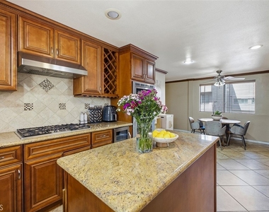 5305 White Oak Avenue - Photo Thumbnail 16