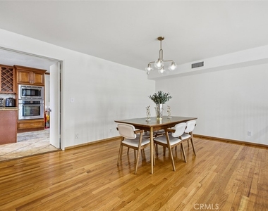 5305 White Oak Avenue - Photo Thumbnail 12