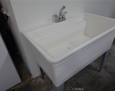 6232 Hesperia Avenue - Photo Thumbnail 33