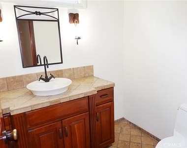 6232 Hesperia Avenue - Photo Thumbnail 17