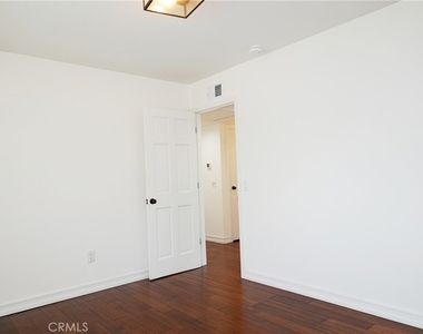 6232 Hesperia Avenue - Photo Thumbnail 23
