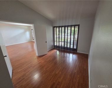 1405 Paseo Manzana - Photo Thumbnail 9