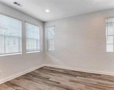 535 Embrook - Photo Thumbnail 20