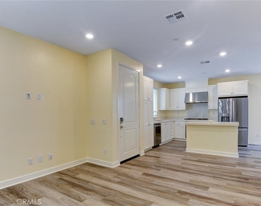 535 Embrook - Photo Thumbnail 10