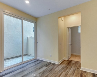 535 Embrook - Photo Thumbnail 14