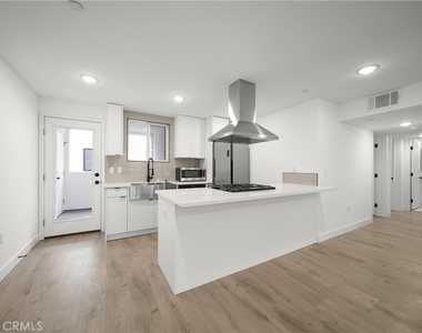 171 S Hoover Street - Photo Thumbnail 2