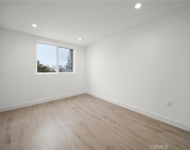 171 S Hoover Street - Photo Thumbnail 19