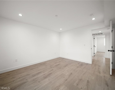 171 S Hoover Street - Photo Thumbnail 25