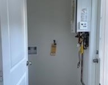 1440 Adu N Allen Avenue - Photo Thumbnail 5