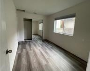 1440 Adu N Allen Avenue - Photo Thumbnail 3