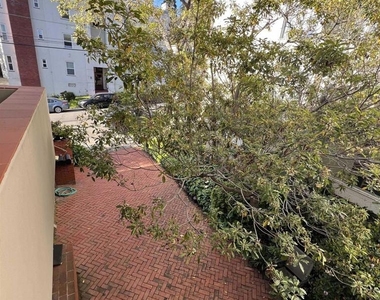 2554 Virginia St - Photo Thumbnail 5
